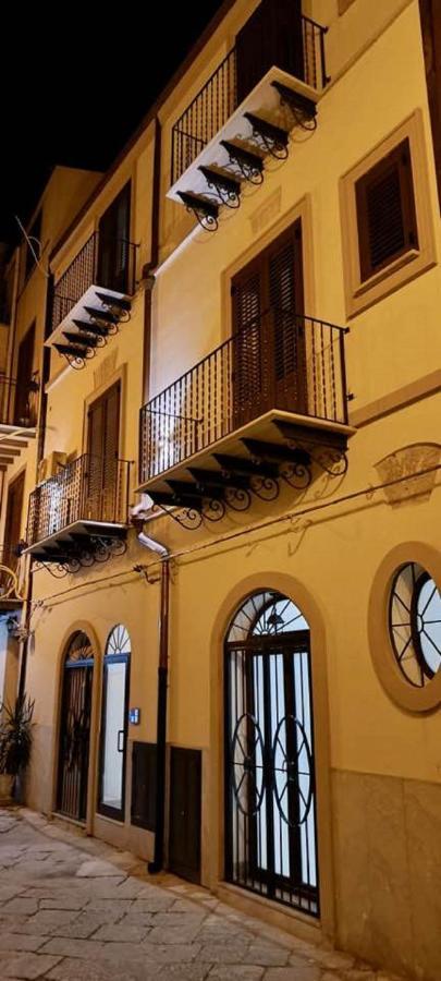 Sikelia Apartment Centro Palermo Luaran gambar